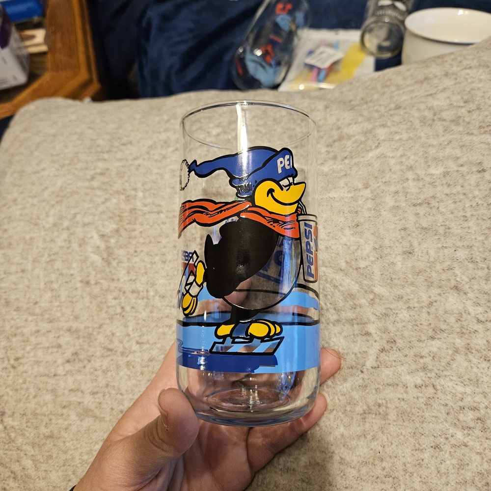 PEPSI Holiday Penguin Glasses 6" Tall EUC Vintage (A-1)